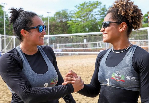 Meninas do vôlei de Rio Preto entram em quadra neste domingo pelo